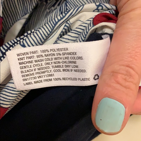 Merona floral sleeveless shirt. - Picture 6 of 6